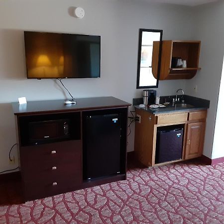 Boarders Inn & Suites By Cobblestone Hotels Superior Exteriör bild