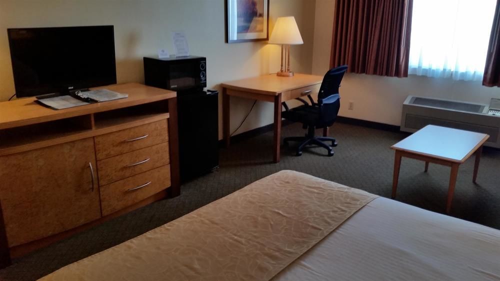 Boarders Inn & Suites By Cobblestone Hotels Superior Exteriör bild
