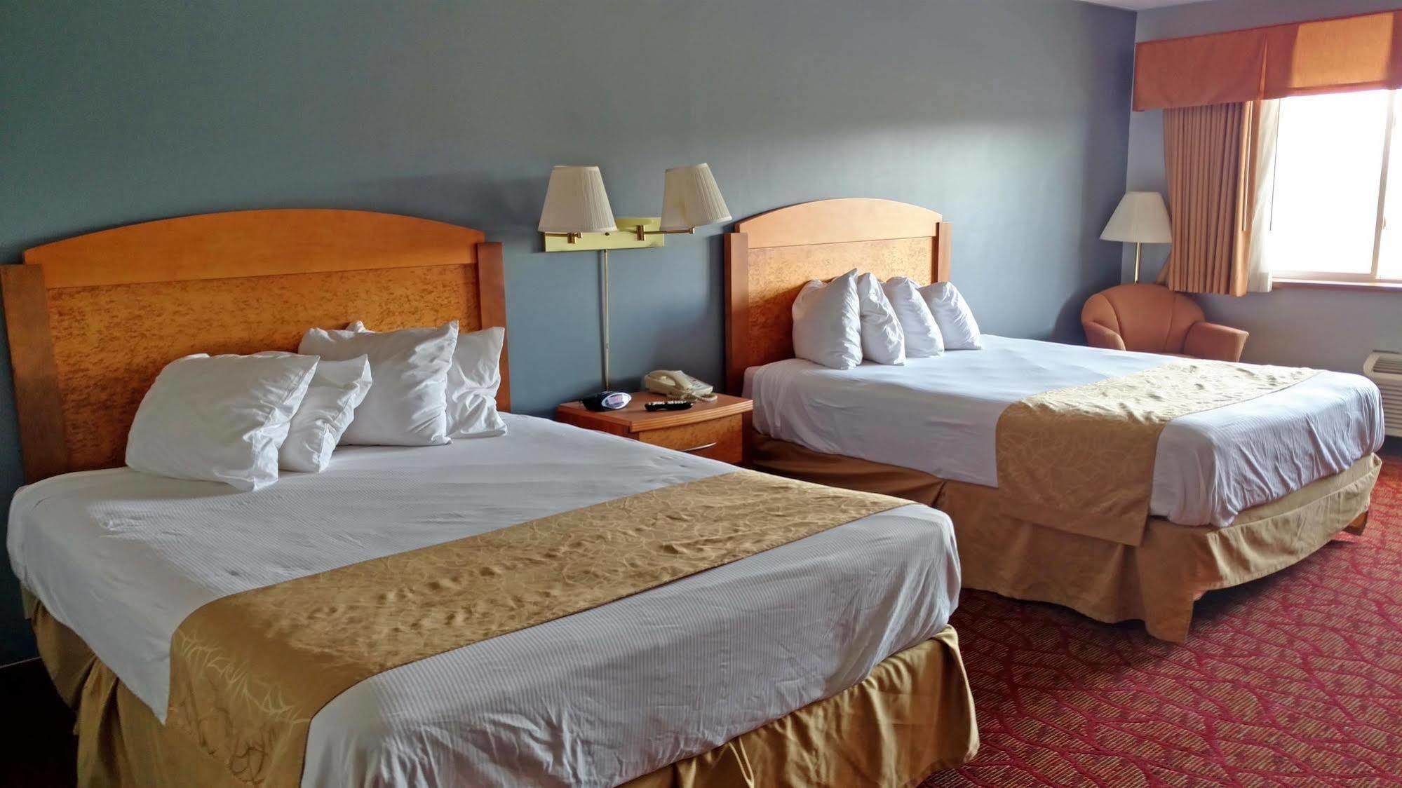 Boarders Inn & Suites By Cobblestone Hotels Superior Exteriör bild