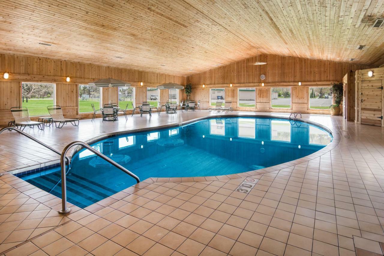 Boarders Inn & Suites By Cobblestone Hotels Superior Exteriör bild