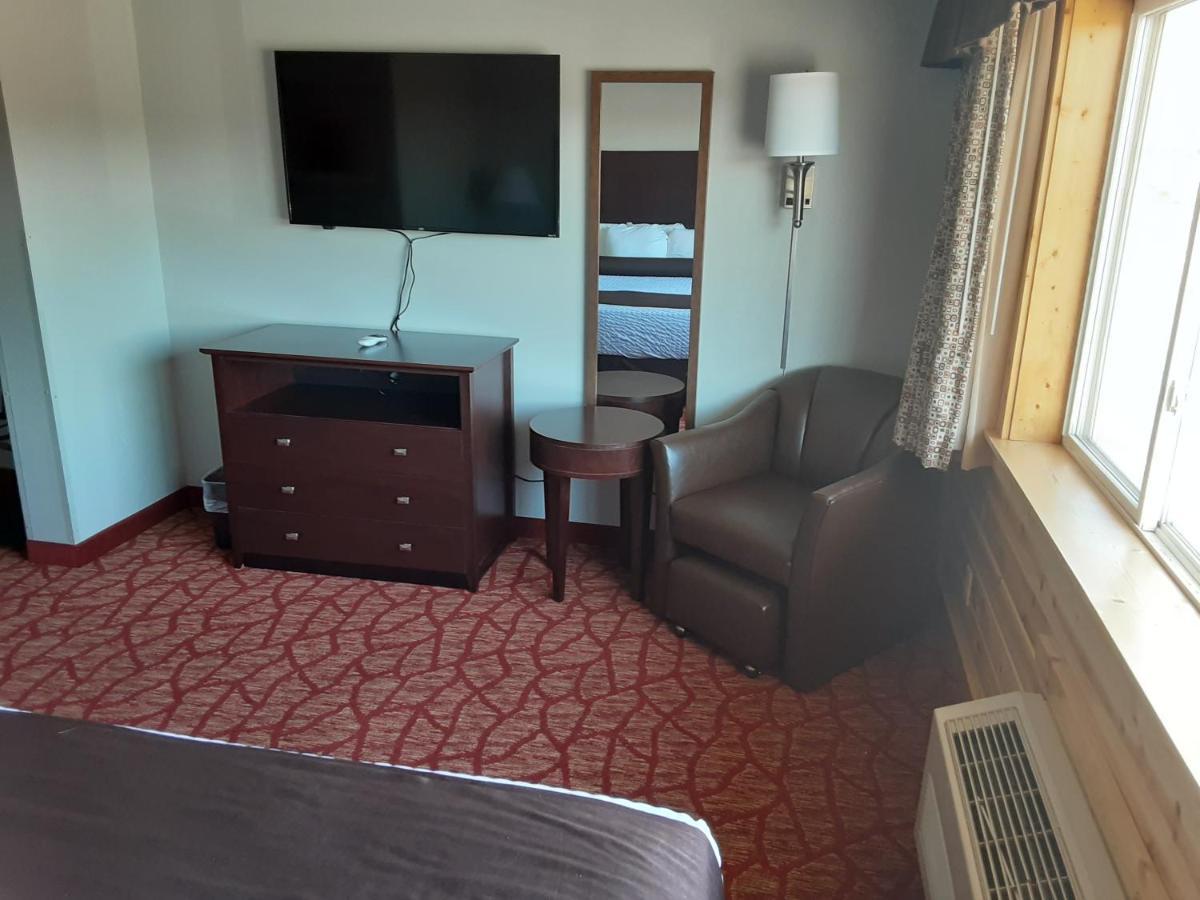 Boarders Inn & Suites By Cobblestone Hotels Superior Exteriör bild