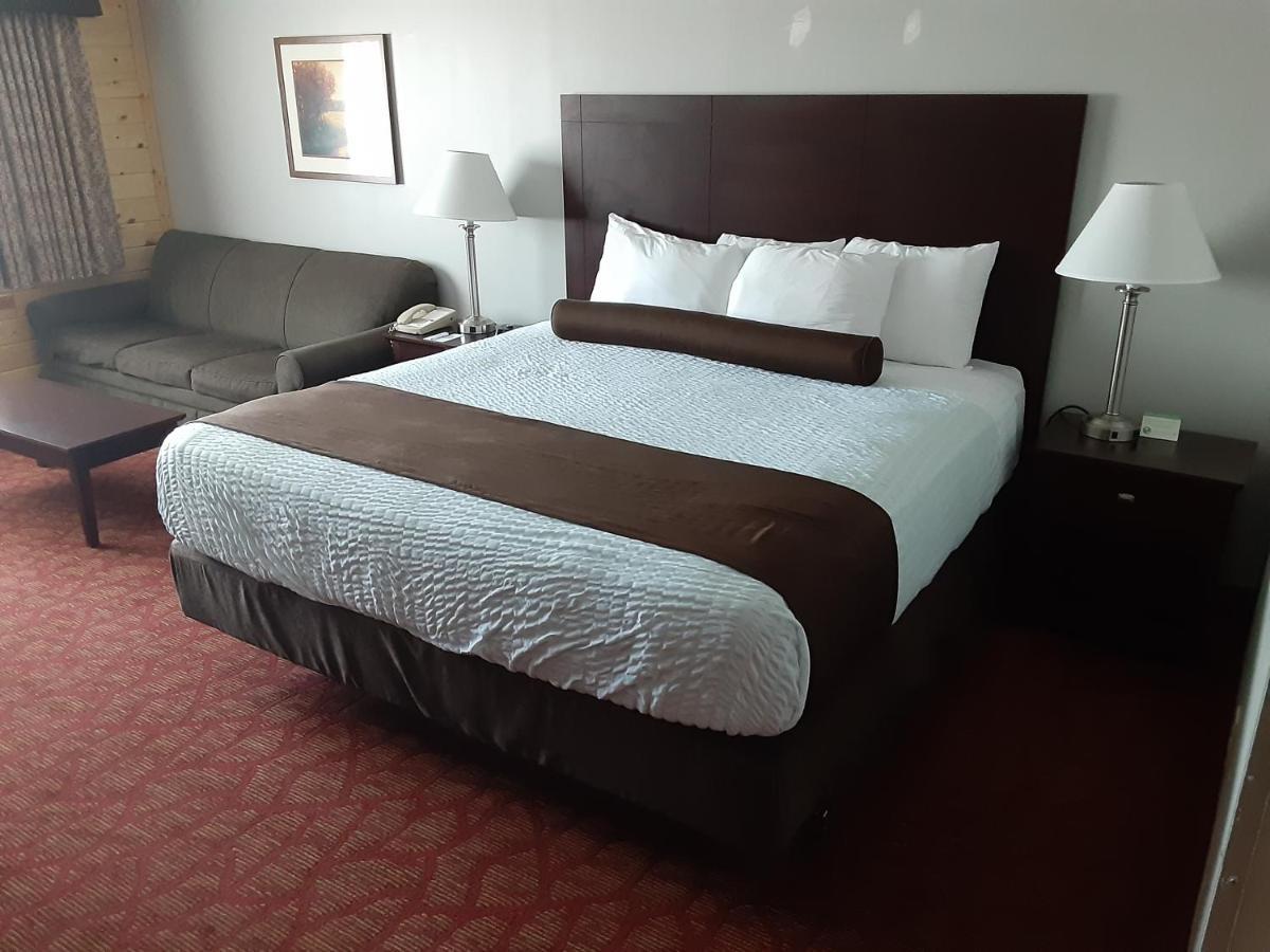 Boarders Inn & Suites By Cobblestone Hotels Superior Exteriör bild