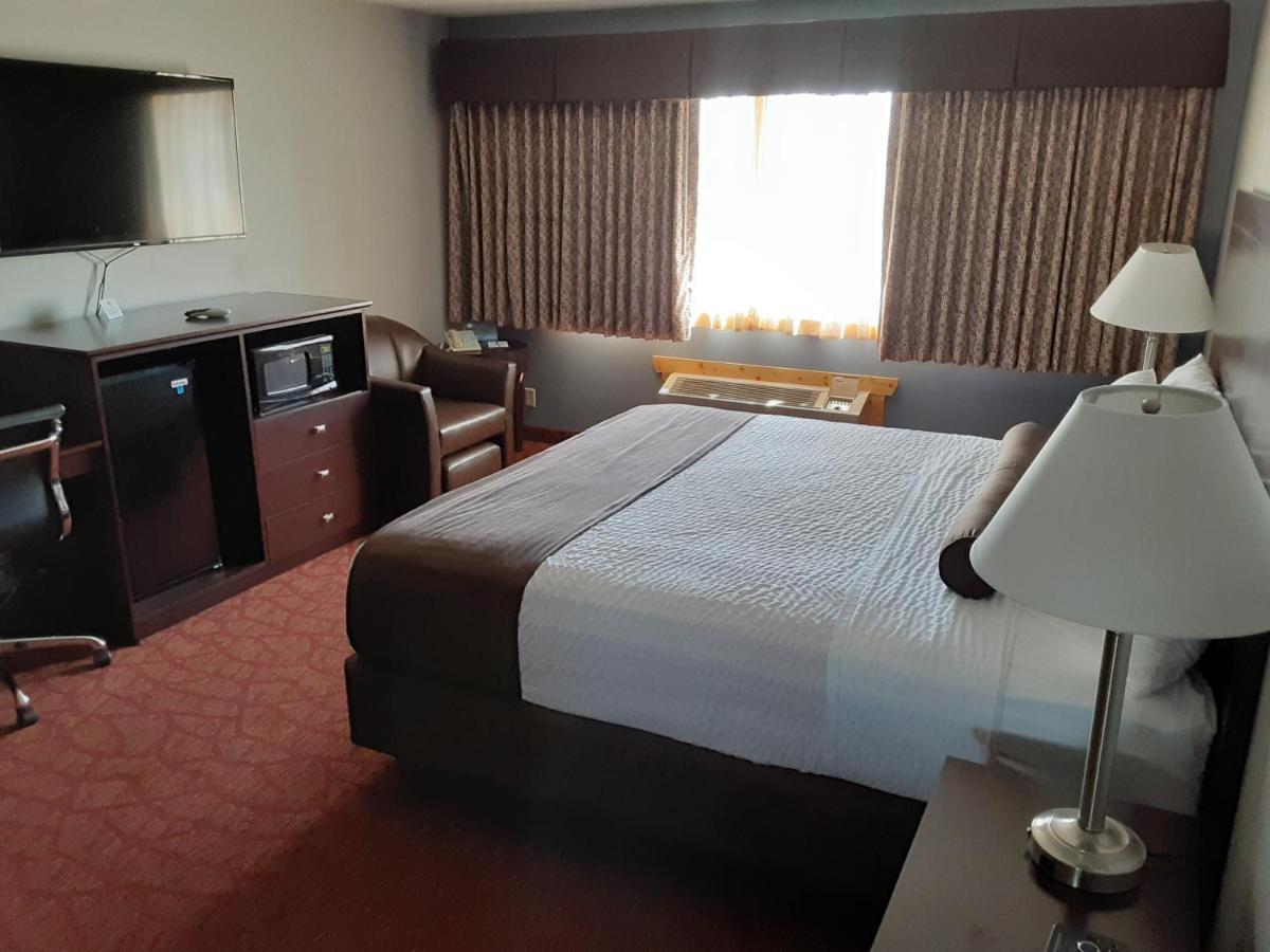 Boarders Inn & Suites By Cobblestone Hotels Superior Exteriör bild